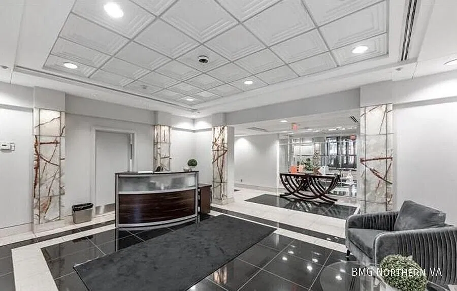 Modern 2 Bed 2 Bath Condo In A Great Location In Central/Downtown DC-Includes One Parking Space — Photo 3