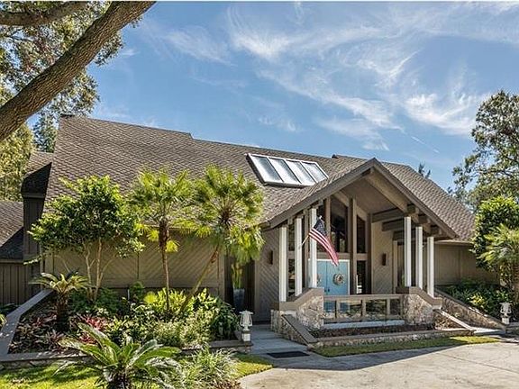 4th image of 11803 Carrollwood Village Cv
