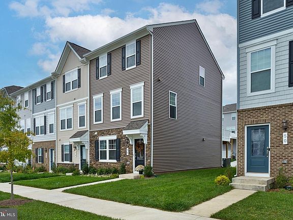 3rd image of 54 Coolidge Ave