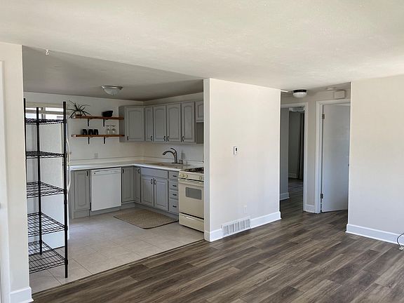 Main Level - living area