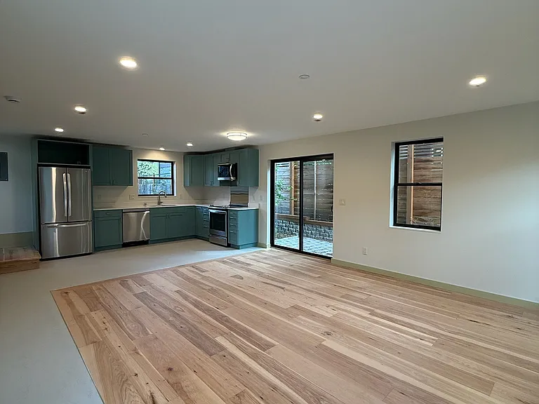228 21st Ave E #228 — Photo 3