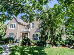 19 Woodhead Dr, Milford, CT 06460