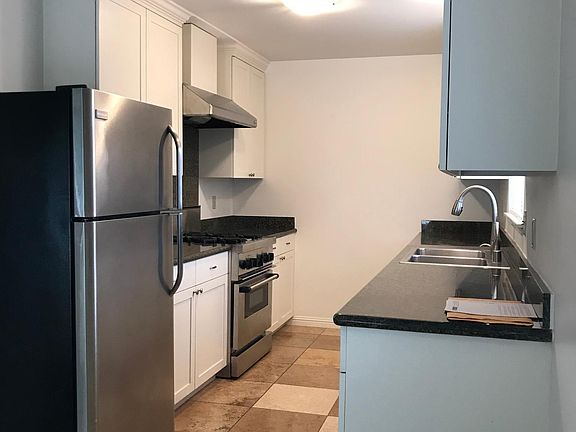 4th image of 1625 Grace Ave