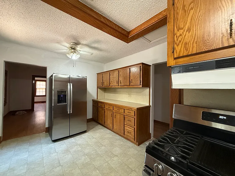 303 N Julian St — Photo 11