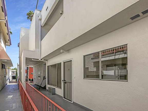 2nd image of 939 N Curson Ave APT 2