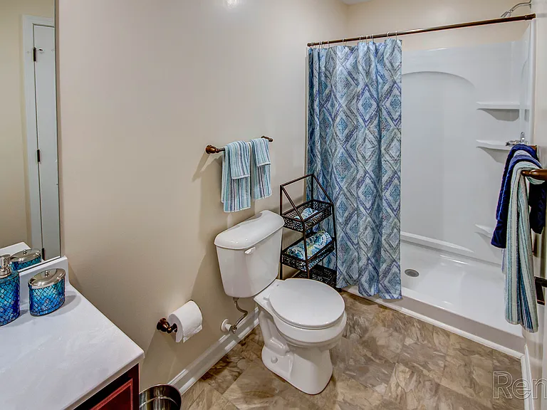 Nicholas Place Apartments — Photo 14