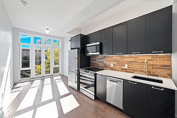 1st image of 97 Varet St #5D
