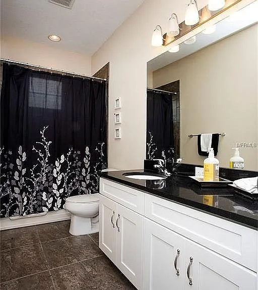 2nd Floor Bathroom