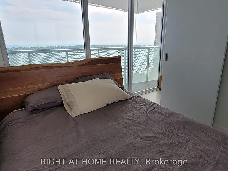 15 Queens Quay E #2404 — Photo 11