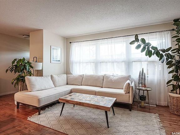 4th image of 2611 Dufferin Ave