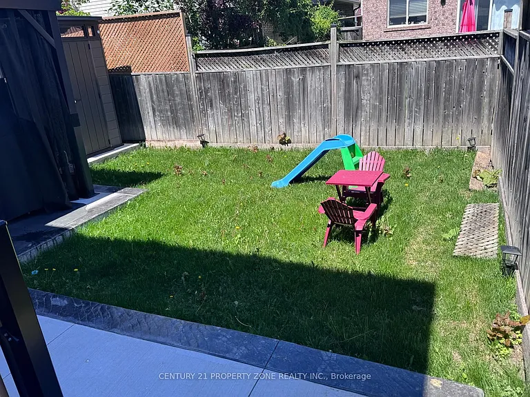 721 Hutchinson Ave #UPPER — Photo 23