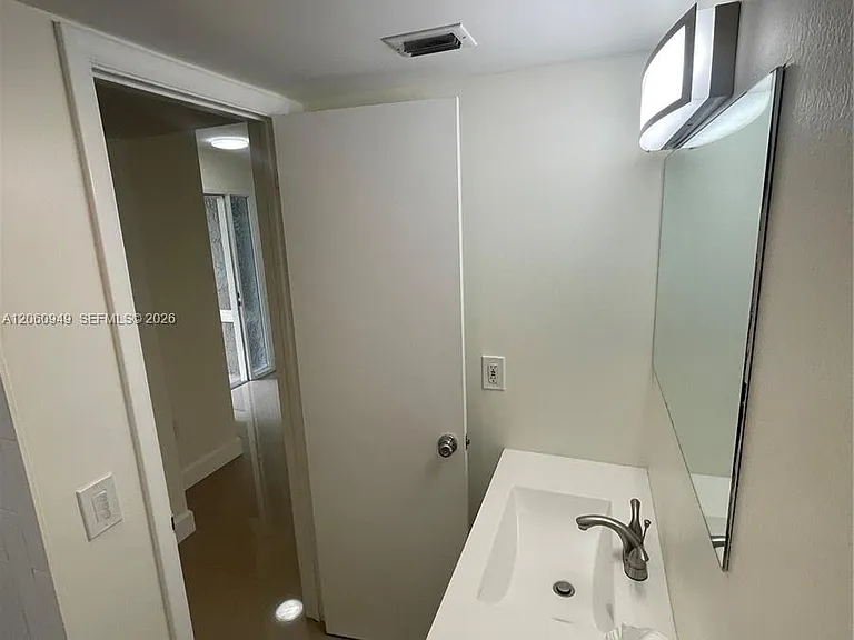 12370 SW 52nd Pl — Photo 14