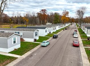 Holiday Woods, Belleville, MI 48111