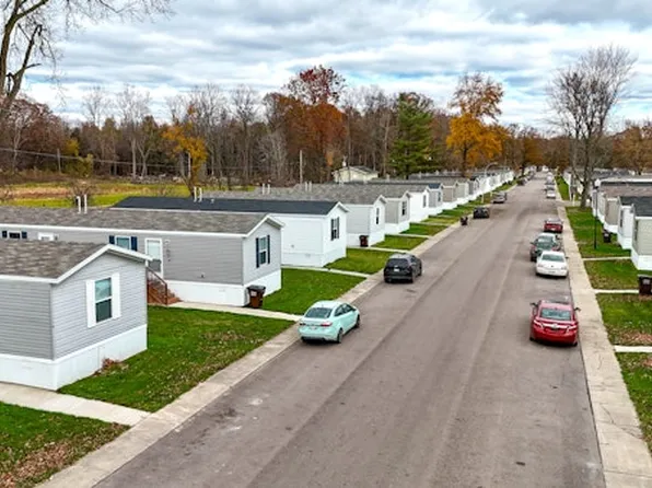 Holiday Woods, 20749 Martinsville Rd, Belleville, MI 48111