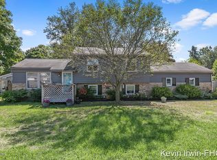 5184 Brookgate Dr NW, Comstock Park, MI 49321