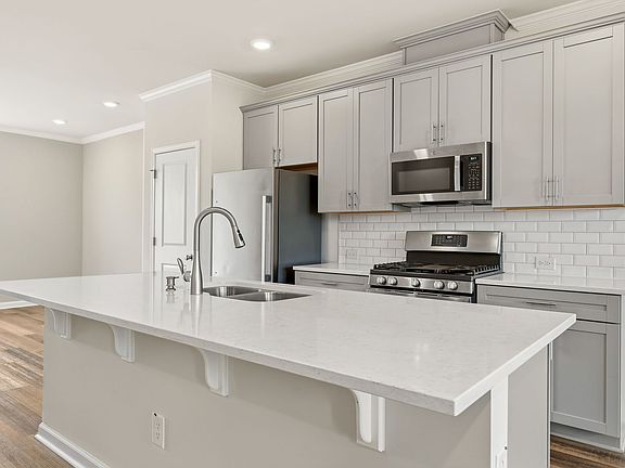 2nd image of 6512 Astor Elgin St