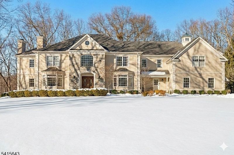 1st image of 7 Timber Ridge Rd