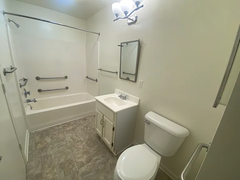 Princeton Circle West Apartments — Photo 57