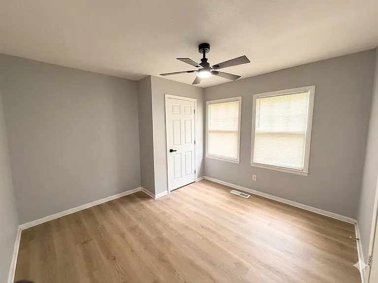 4525 Old Broadway St — Photo 6