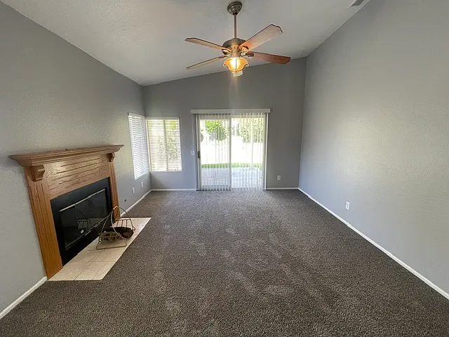 3393 Royal Ridge Rd — Photo 12