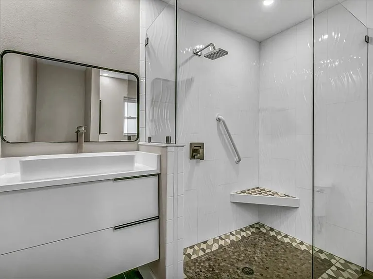 525 Lamara Way NE — Photo 27