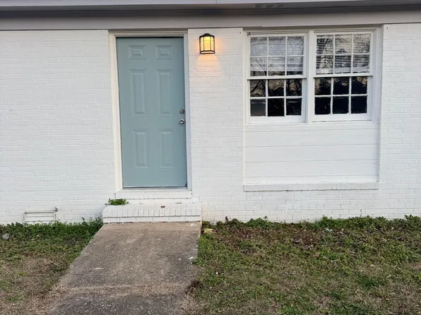 1221 Southwood Dr, Fayetteville, NC 28304