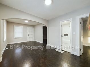 8304 N Flora Ave, Kansas City, MO 64118