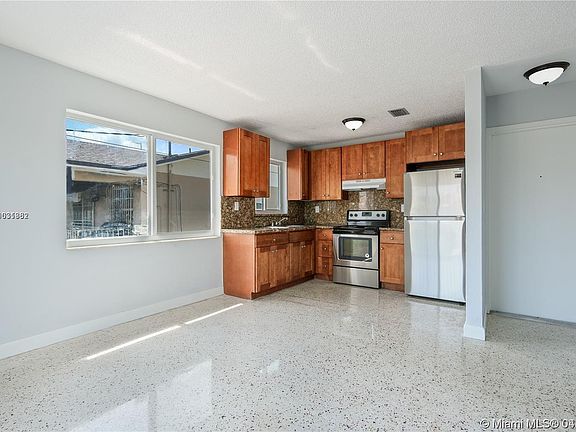 2nd image of 518 NW 10th Ave APT 1A