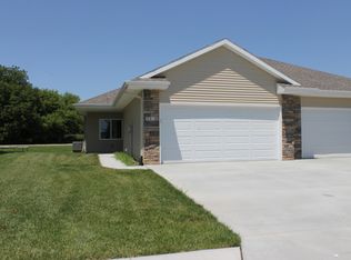 5318 Hardings Landing Rd, Council Bluffs, IA 51501