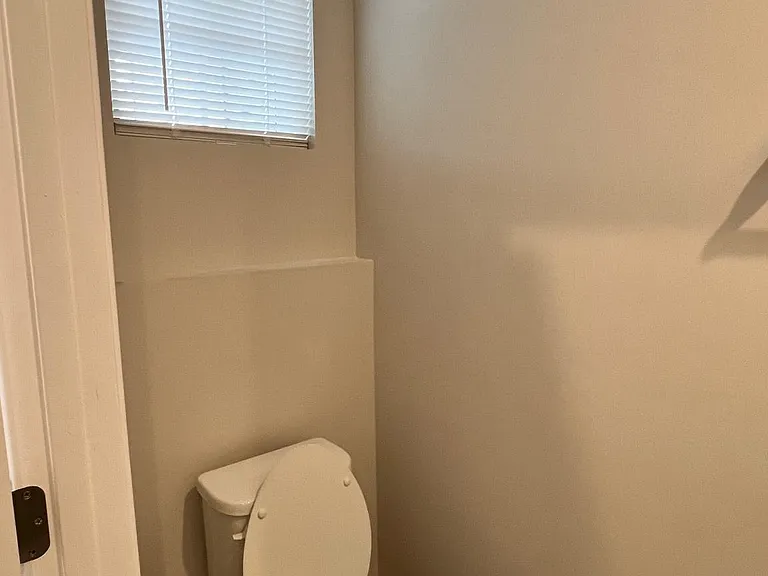 243 Christiana Ln #B — Photo 16