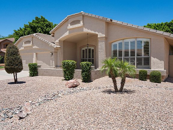 2nd image of 846 E CONSTITUTION Drive