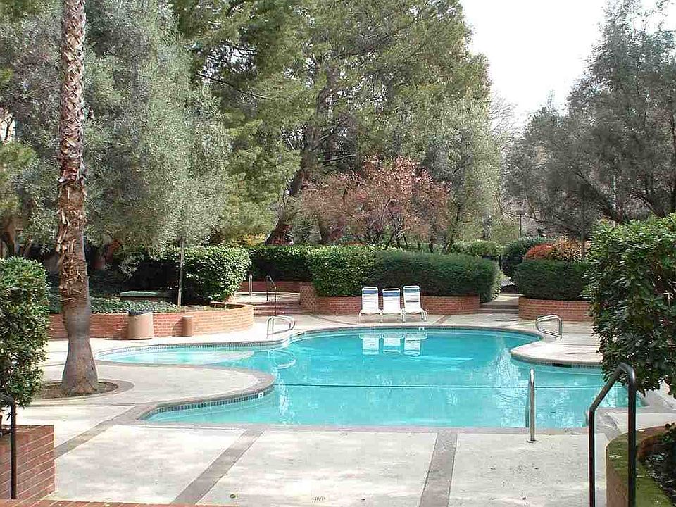 1st image of 460 N Civic Dr APT 314