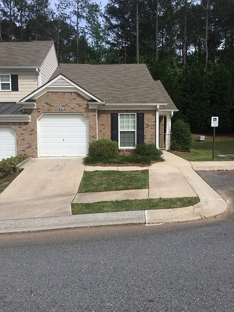 2nd image of 439 Colonial Walk #0