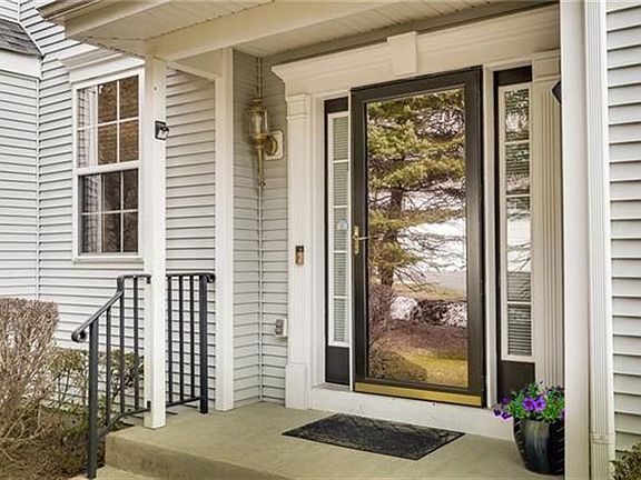 2nd image of 225 Woodlands Dr
