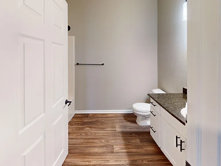 Jefferson Place Apartments — Photo 14