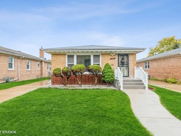 2920 Sarah St, Franklin Park, IL 60131