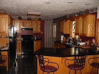 5th image of 282 Edgewood Dr
