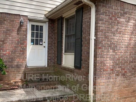 3rd image of 771 Wilson Cir SW