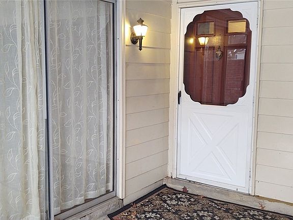 5th image of 1265 Wednesbury Cir APT 2A