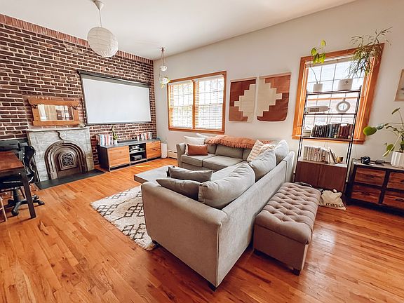 2nd image of 691 Lorimer St Unit 2L