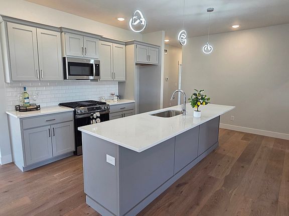 5th image of 2905 Binghamton Ln