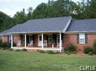 42 Blackthorn Ln, Colbert, GA 30646