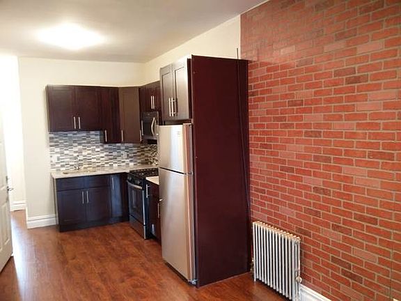 4th image of 2324 36th St
