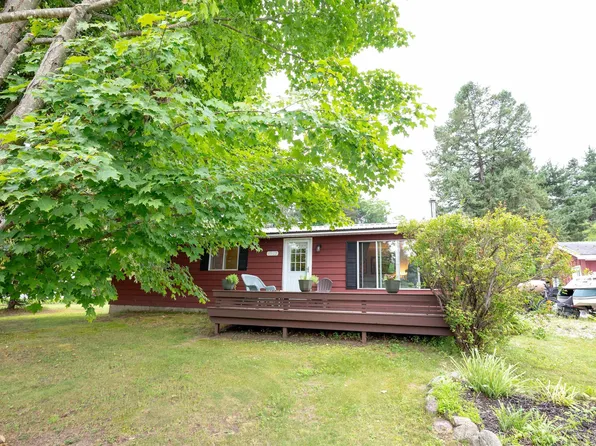 4522 Clam Lake Dr, Bellaire, MI 49615