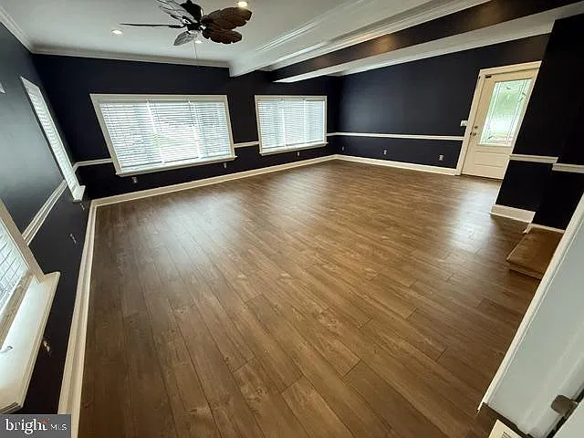 4 bed, 2.5 bath, 2716 sqft, $2,700 — Photo 2