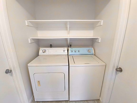 4th image of 307 Melody Ln #313