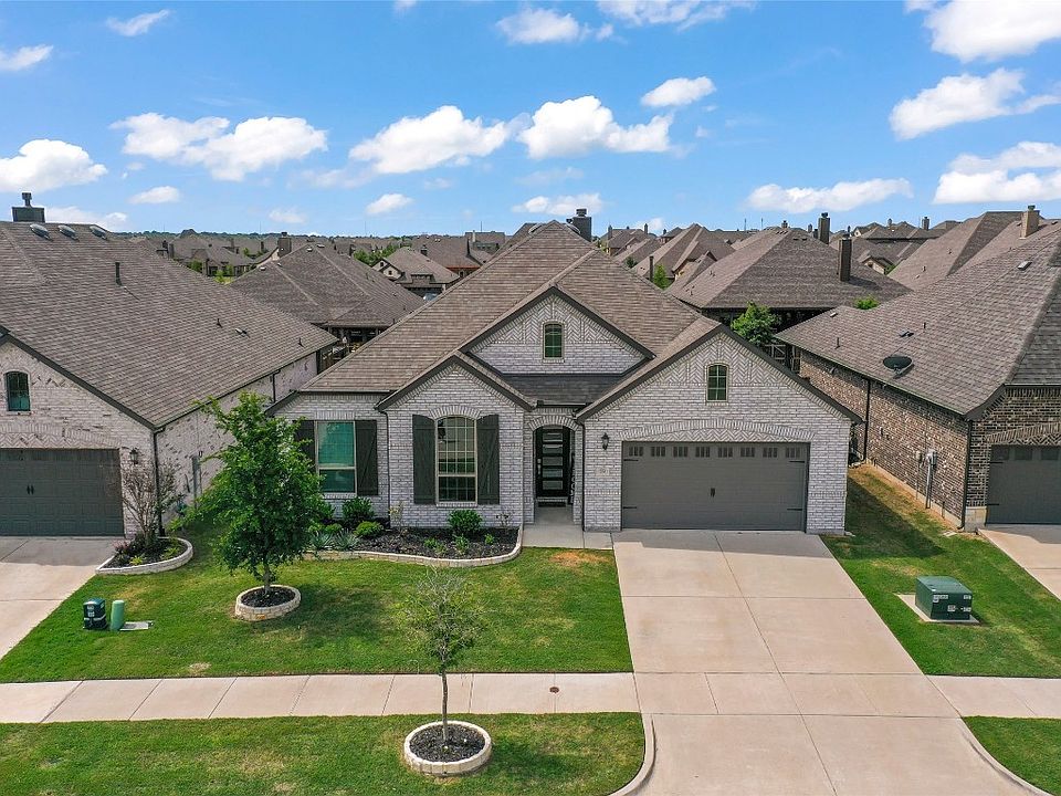 1st image of 354 Sahara Dr