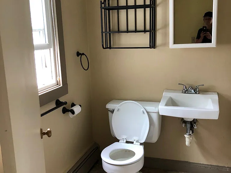 7 Waushacum Ave #D — Photo 7