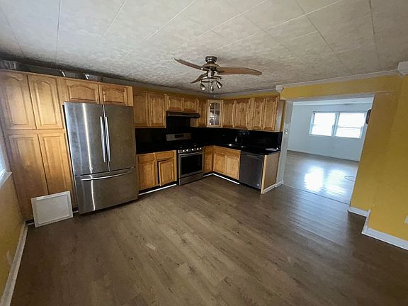 4th image of 4655 Benson St