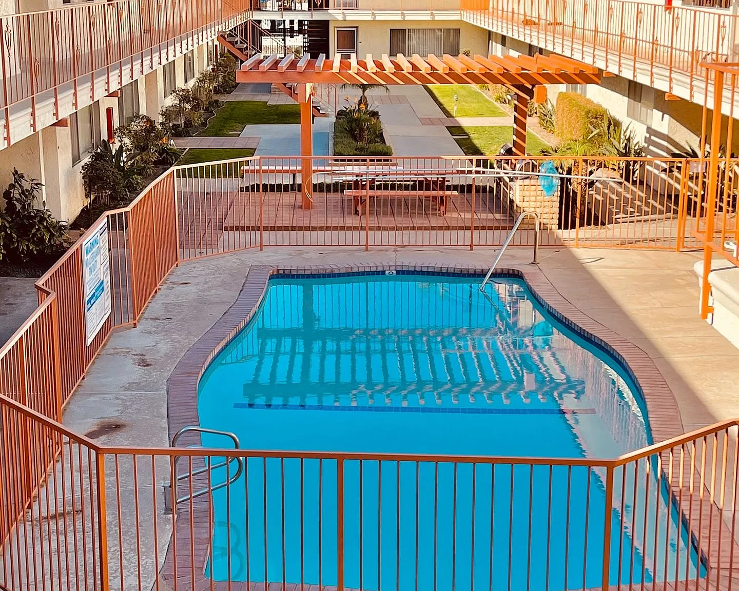 Casa Granada Apartments — Photo 2